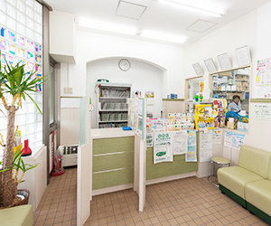 藤ファーマシーすすき野店 内観