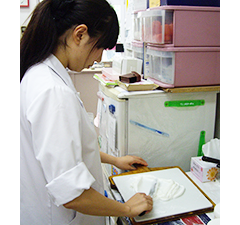 藤ファーマシー調剤の様子